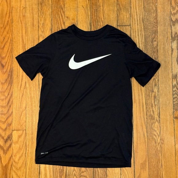 Nike Boys Black Tee with White Swish Logo. Dry-fit. Size Large. - Picture 1 of 4
